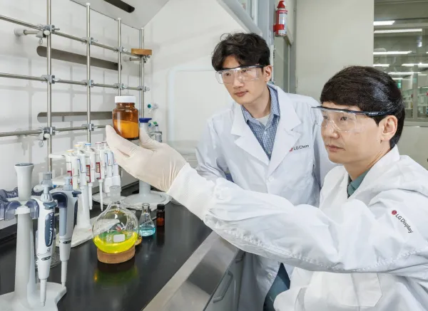 LG Chem and LG Display collaborate on OLED material development - photo