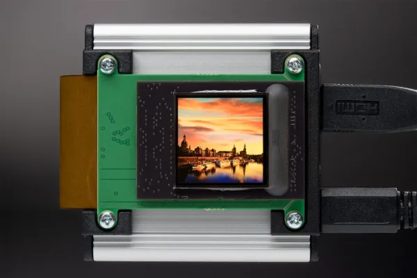 2K OLED microdisplay, Fraunhofer IPMS, 2026-04