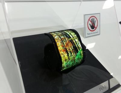 AUO 5'' flexible OLED prototype (SID 2014)