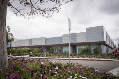 Apple display facility (Santa Clara, California - Bloomberg)
