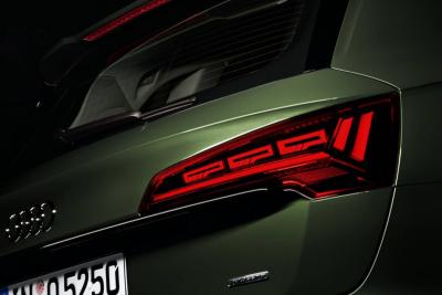 Audi Q5 2021 OLED lighting closeup photo