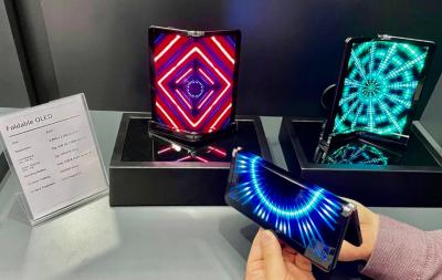 LG Display 8'' foldable P-OLED prototypes, SID 2022