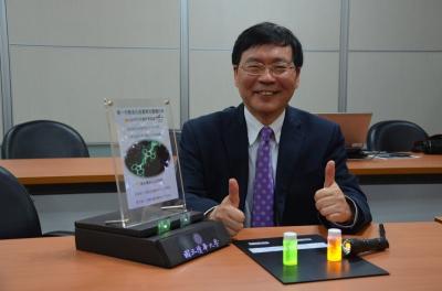 Prof. Zheng Jianhong, diboron OLED TADF developer, NTHU